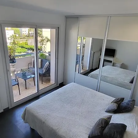 Apartament A Proximite De *